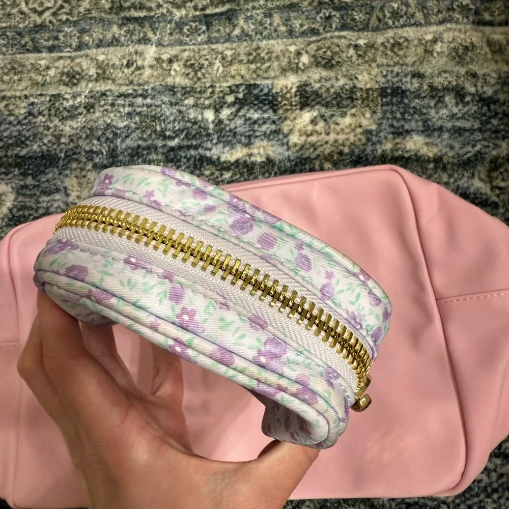 GUC STONEY CLOVER LANE PURPLE FLORAL MINI POUCH